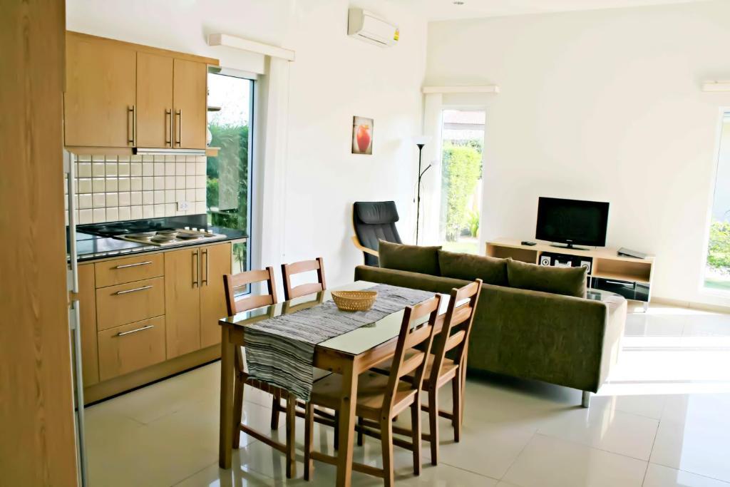 Garden Hills Villa Resort Cha-Am Room photo