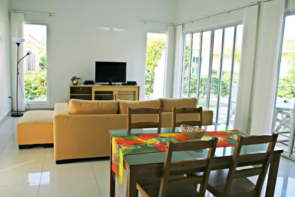 Garden Hills Villa Resort Cha-Am Room photo